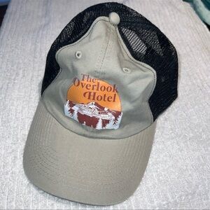 STEPHEN KINGS “THE SHINING” OVERLOOK HOTEL VNTG INSPIRED TRUCKER HAT/WARNER BROS